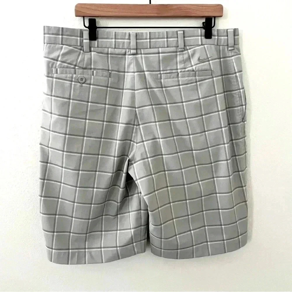 Nike Golf Shorts - Picture 2 of 7
